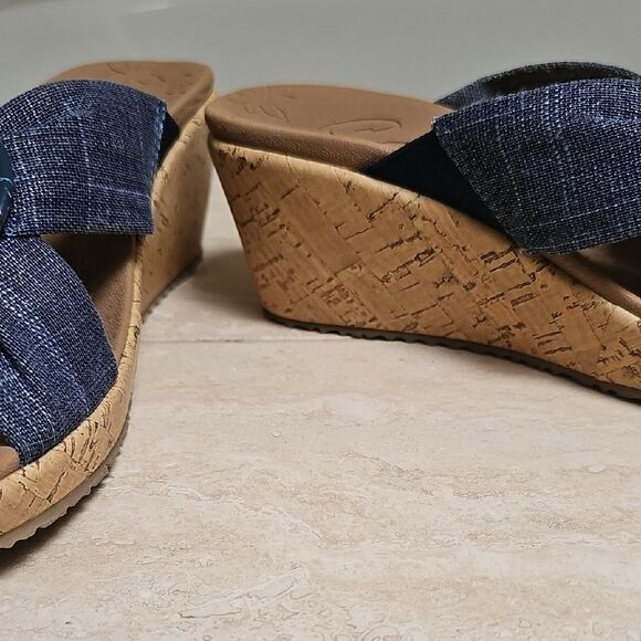 Skechers Blue  Slide Sandals with O-Ring Detail - Picture 4 of 6